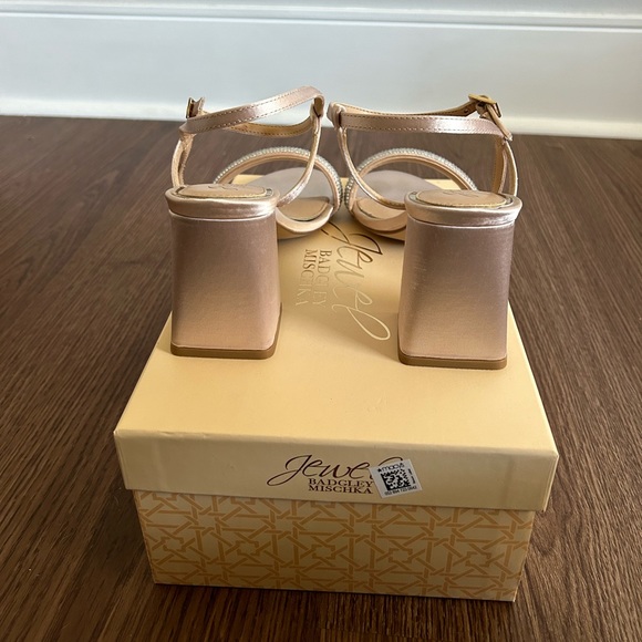 Jewel Badgley Mischka ‘Earlene’ - Picture 12 of 13